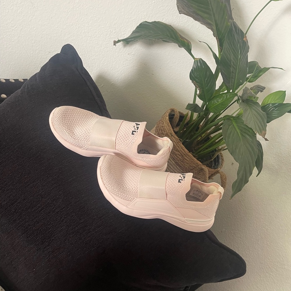 APL: Athletic Propulsion Labs TechLoom Bliss Sneakers - Picture 6 of 12